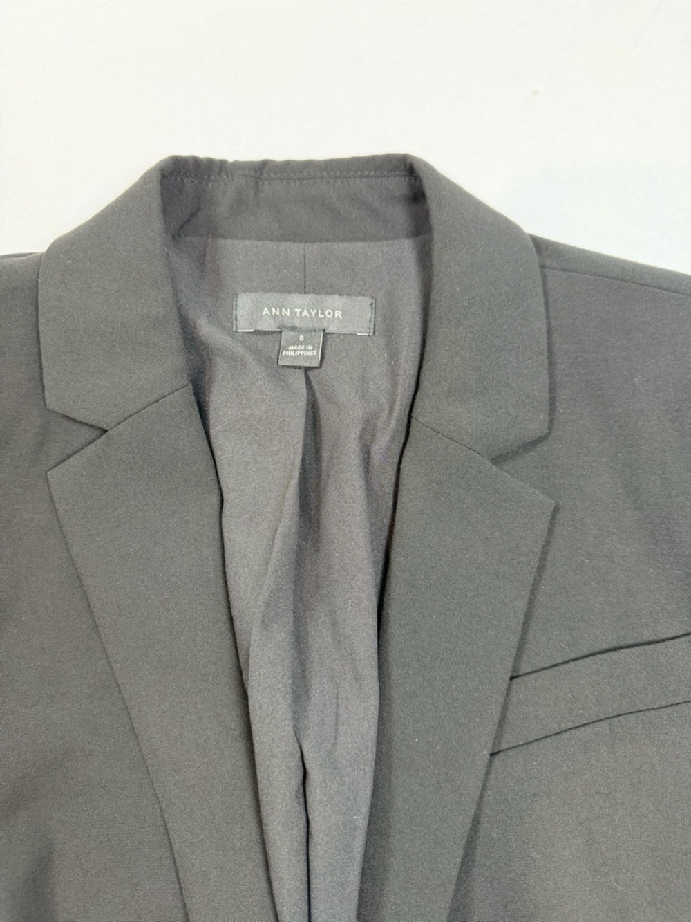 Ann Taylor Black Tailored Single-Button Blazer Size 0 - Picture 3 of 9